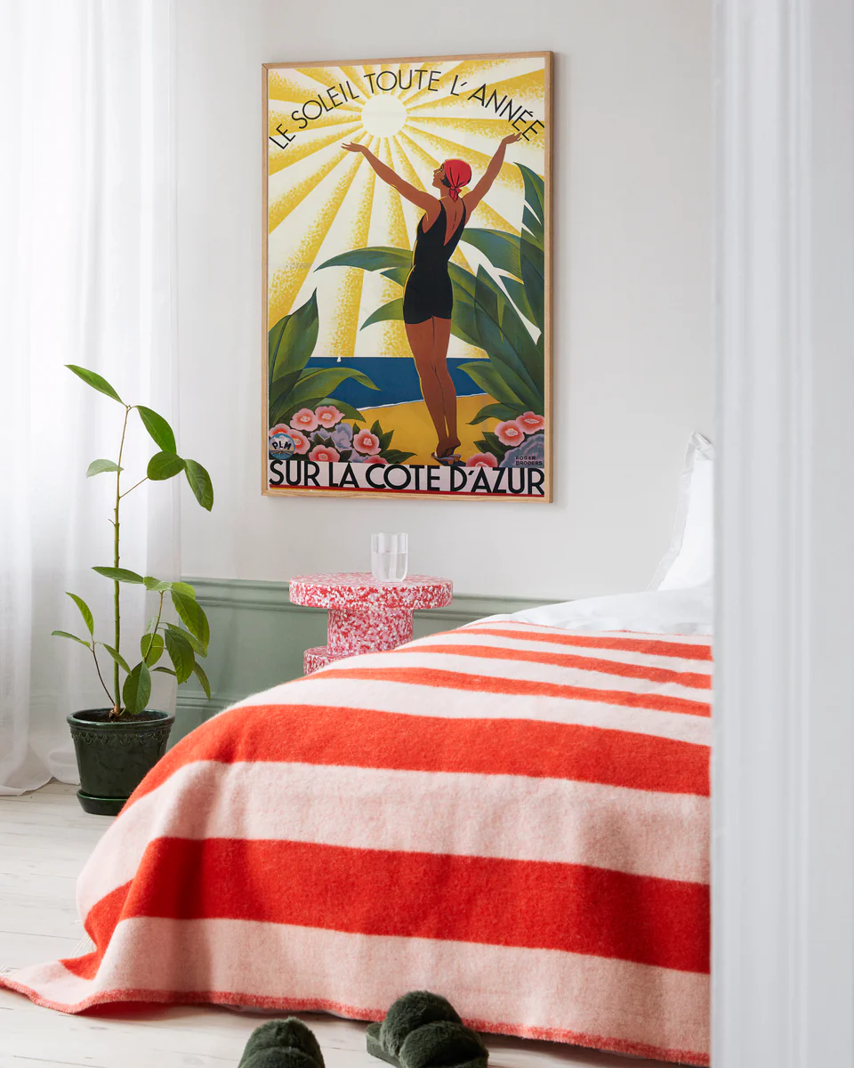 Le Soleil Toute L'Année Poster